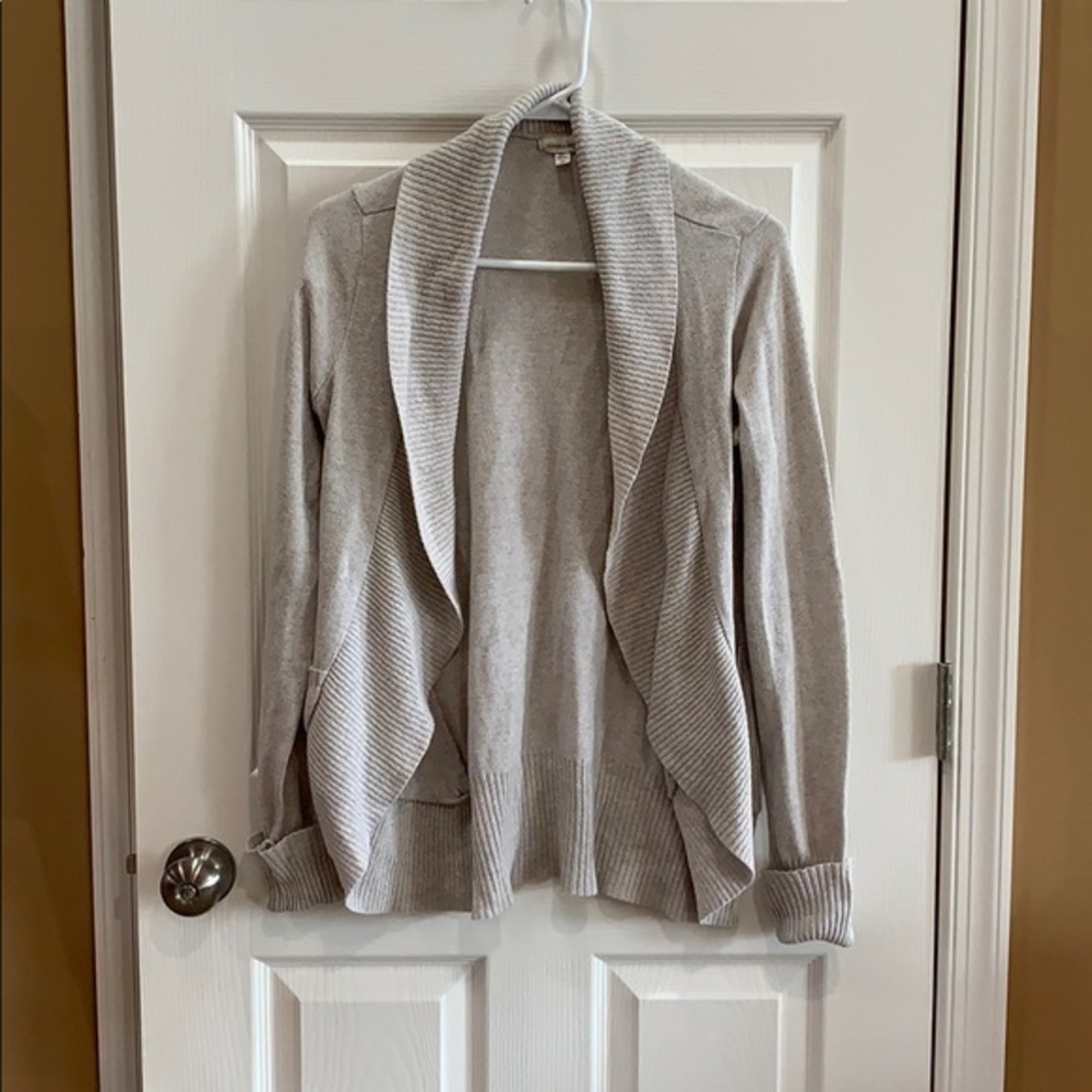 Size‎ medium beige shawl